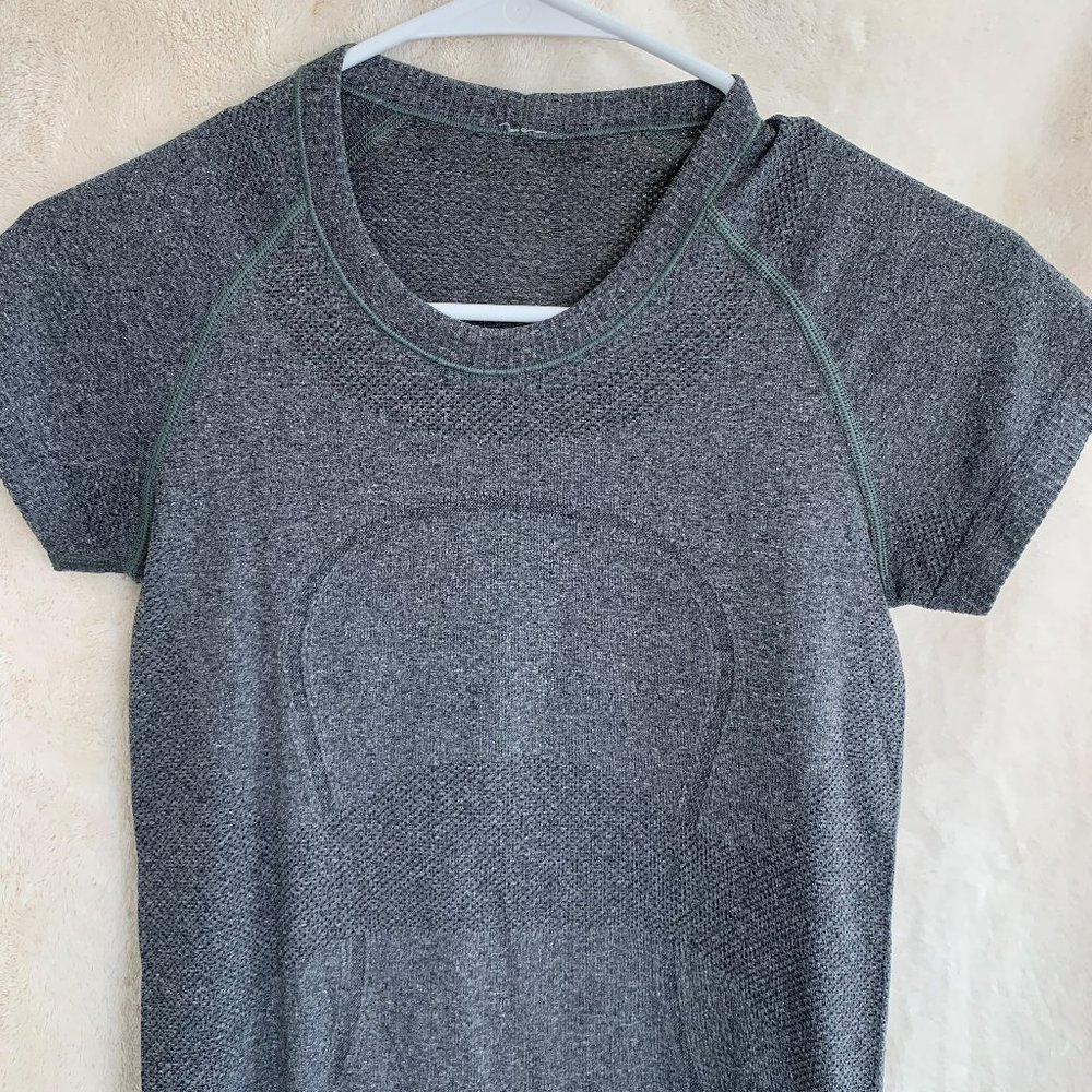 lululemon athletica - Grey Swiftly Tech Short-Sleeve Shirt Top - Size 2